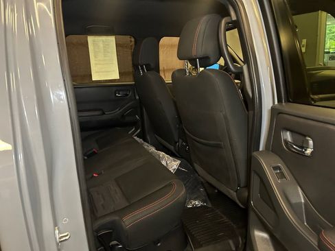 Certified 2023 Nissan Frontier PRO-4X w/ Pro Convenience Package AWD/4WD image 19