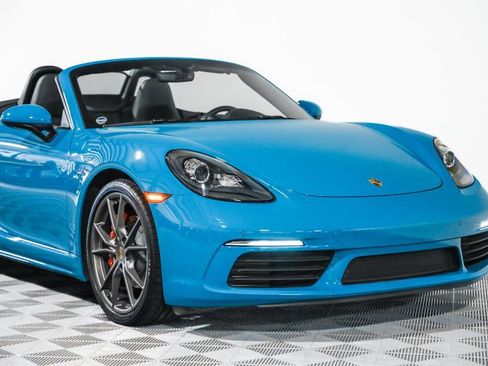 Used 2018 Porsche 718 Boxster S image 16