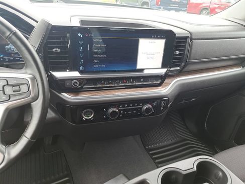 Used 2023 Chevrolet Silverado 1500 LT AWD/4WD image 20