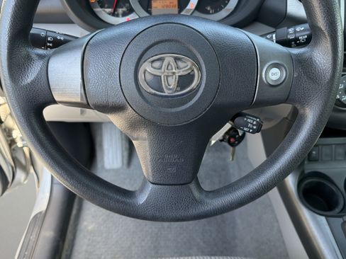 Used 2011 Toyota RAV4 2WD w/ Base L4 Extra Value Pkg image 18