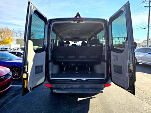 Used 2016 Mercedes-Benz Sprinter 2500 image 33
