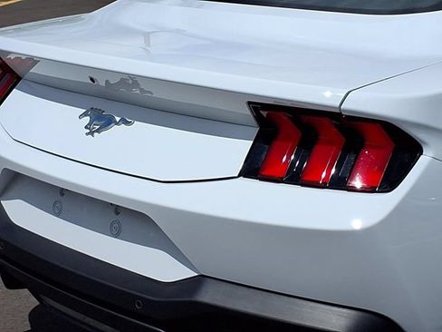 Used 2025 Ford Mustang Coupe RWD image 21