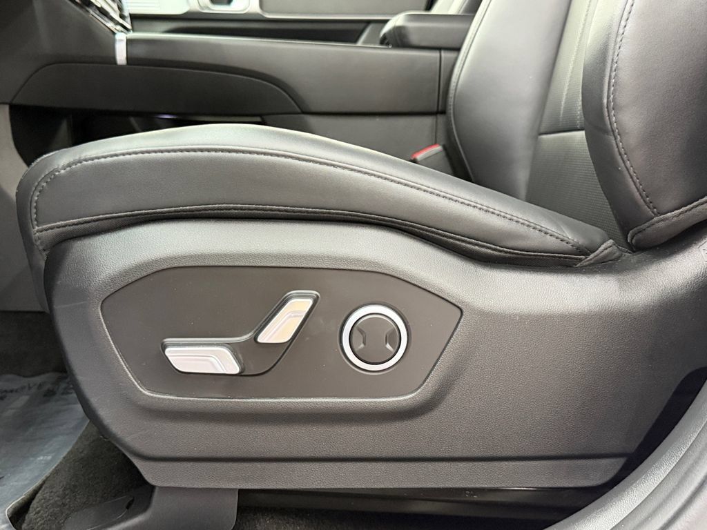 Used 2024 Hyundai Santa Fe SEL FWD image 38