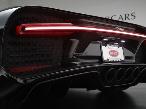 Used 2020 Bugatti Chiron image 32