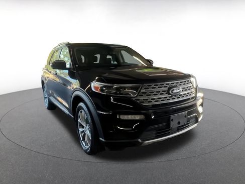 Used 2023 Ford Explorer Limited image 2