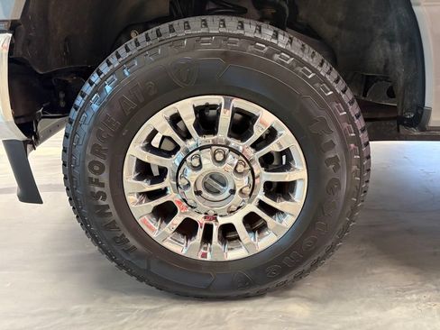 Used 2021 Ford F250 XLT w/ XLT Premium Package AWD/4WD image 22
