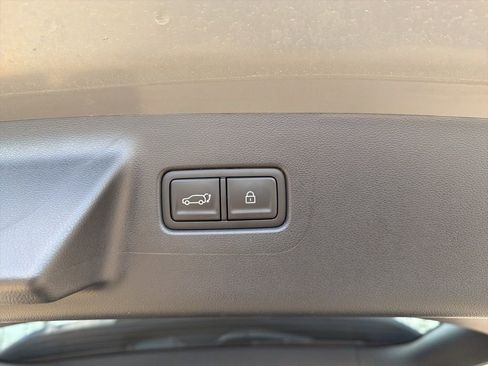 Used 2025 Hyundai Santa Fe SEL AWD/4WD image 19