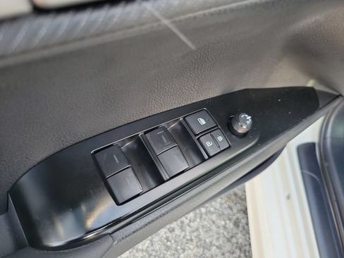 Used 2025 Toyota Camry SE FWD image 13