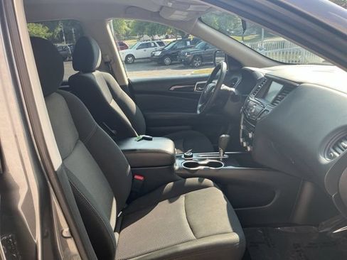 Used 2020 Nissan Pathfinder S AWD/4WD image 34