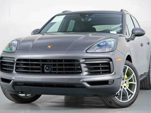 Used 2019 Porsche Cayenne E-Hybrid image 3
