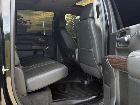 Used 2021 GMC Sierra 2500 Denali w/ Denali Black Diamond Edition AWD/4WD image 9