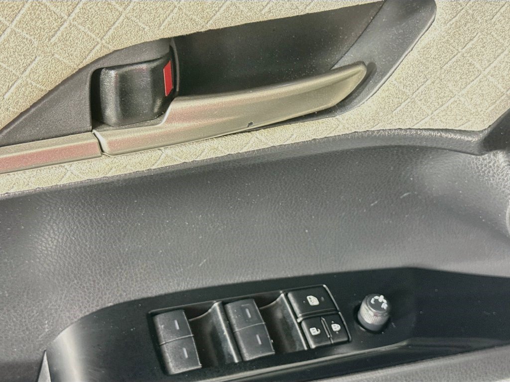 Used 2025 Toyota Camry XLE FWD image 23