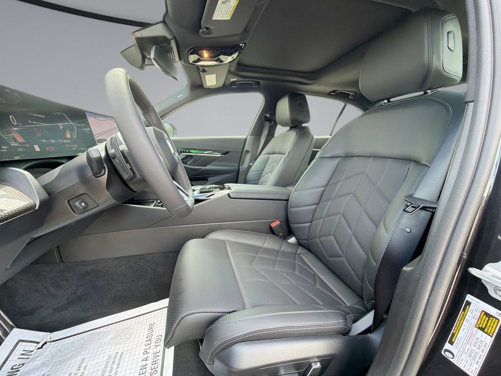 Used 2027 BMW 530i w/ M Sport Package RWD image 30