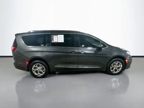 Used 2021 Chrysler Pacifica Limited w/ Premium & Safety Sphere Group image 5