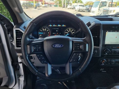 Used 2018 Ford F150 XLT w/ Equipment Group 302A Luxury AWD/4WD image 15
