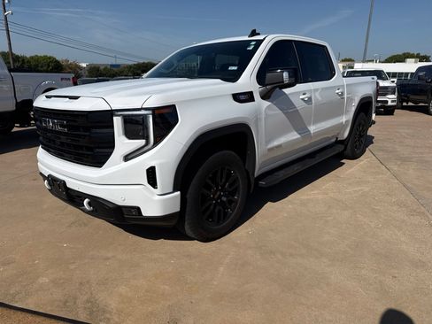 Used 2025 GMC Sierra 1500 Elevation w/ Elevation Premium Package AWD/4WD image 3