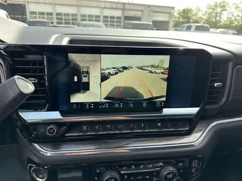 Used 2025 Chevrolet Silverado 2500 LTZ w/ LTZ Convenience Package image 9