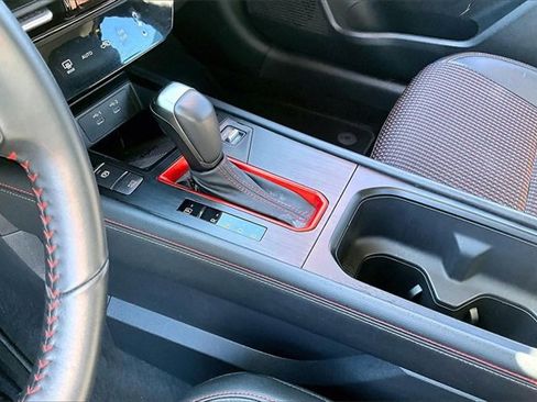 Certified 2025 Nissan Kicks SR image 17