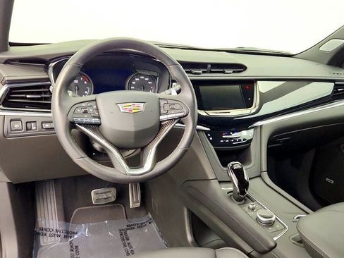 Used 2024 Cadillac XT6 Sport w/ Technology Package AWD/4WD image 13