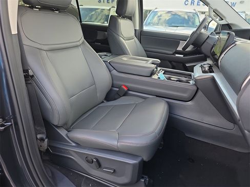 New 2025 Ford Expedition Active image 39