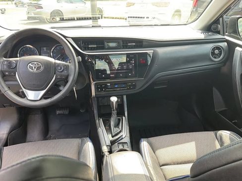 Used 2018 Toyota Corolla SE FWD image 8