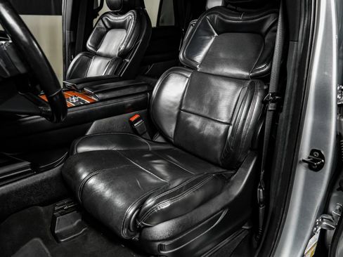 Used 2020 Lincoln Navigator L Reserve RWD image 28