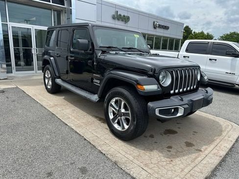 Used 2019 Jeep Wrangler Unlimited Sahara w/ Cold Weather Group AWD/4WD image 10