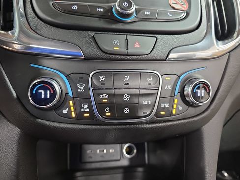 Used 2024 Chevrolet Equinox LT AWD/4WD image 20