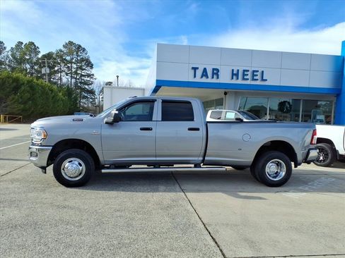 Used 2024 RAM 3500 Tradesman w/ Chrome Appearance Group image 2