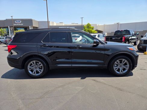 Certified 2022 Ford Explorer XLT w/ Equipment Group 202A RWD image 7
