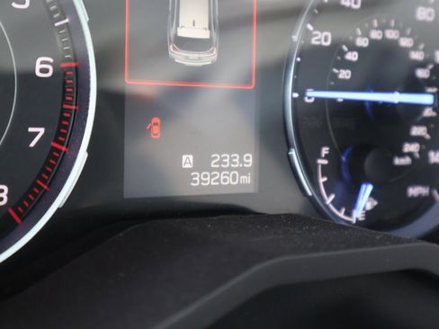 Used 2022 Subaru Ascent Limited w/ Technology Package image 24