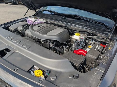 New 2026 RAM 1500 4x4 Crew Cab image 32