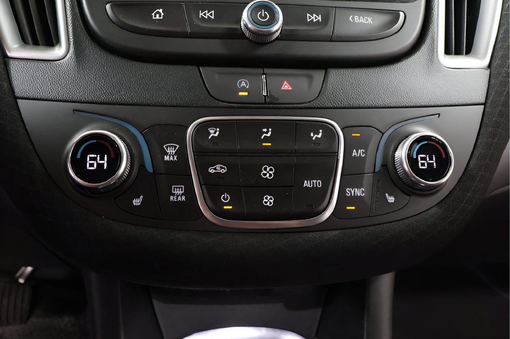 Used 2024 Chevrolet Malibu LT FWD image 9