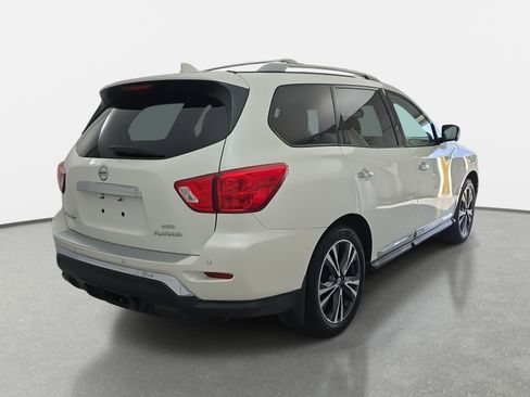Used 2020 Nissan Pathfinder Platinum image 5
