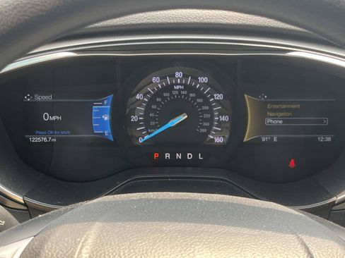 Used 2019 Ford Fusion SE FWD image 40