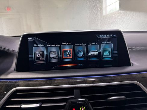 Used 2016 BMW 750i xDrive AWD/4WD image 19