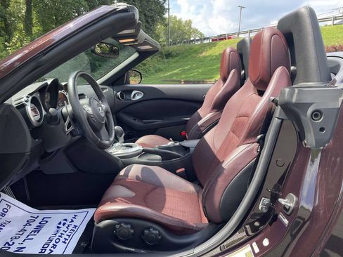 Used 2010 Nissan 370Z Touring w/ Sport Pkg RWD image 18