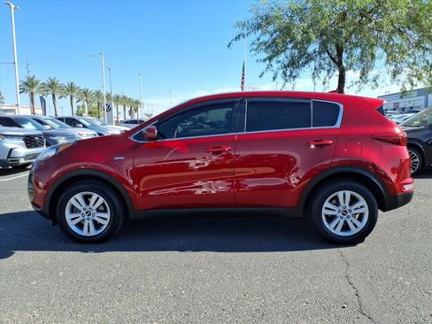 Used 2019 Kia Sportage LX image 4