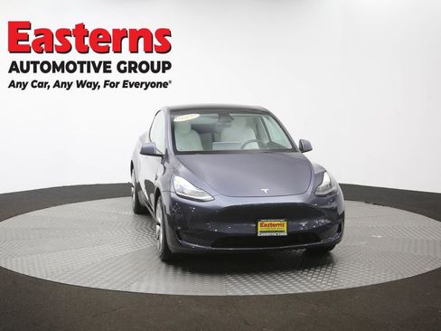 Used 2022 Tesla Model Y Long Range AWD/4WD image 46