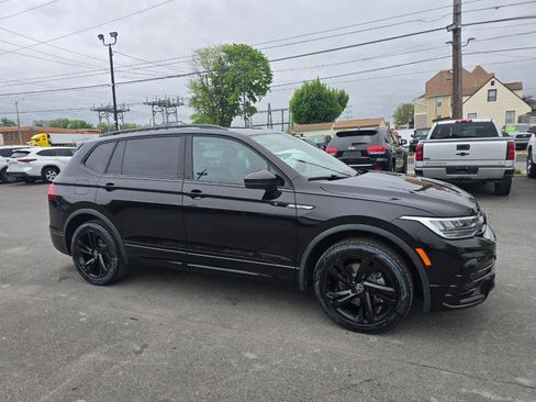 Used 2024 Volkswagen Tiguan SE R-Line AWD/4WD image 6