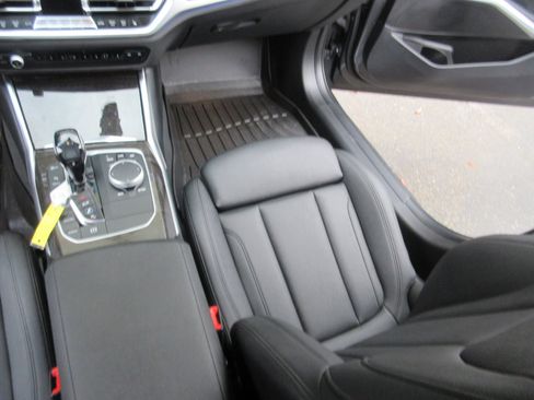 Used 2021 BMW 330i Sedan w/ Premium Package image 17