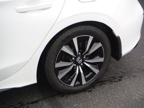 Used 2024 Honda Civic EX-L image 4