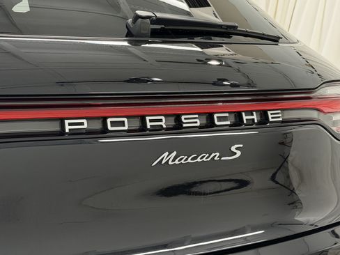 Certified 2023 Porsche Macan S AWD/4WD image 67