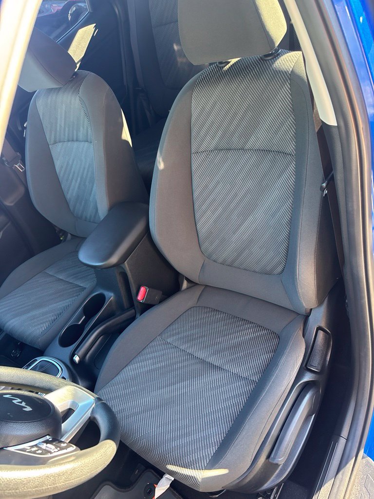 Used 2024 Kia Seltos LX AWD/4WD image 12