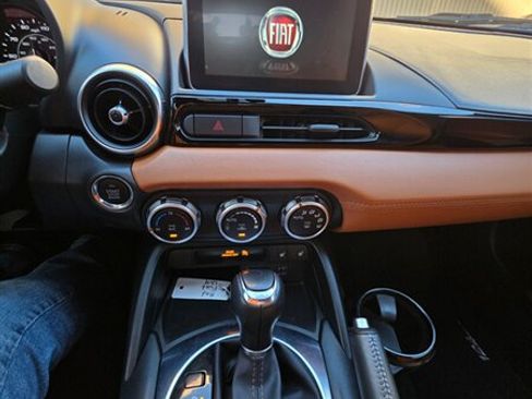 Used 2017 FIAT 124 Spider Lusso RWD image 23