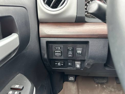Used 2019 Toyota Tundra Limited w/ Limited Premium Package AWD/4WD image 30