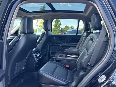 Certified 2023 Lincoln Aviator Reserve w/ Equipment Group 201A AWD/4WD image 12