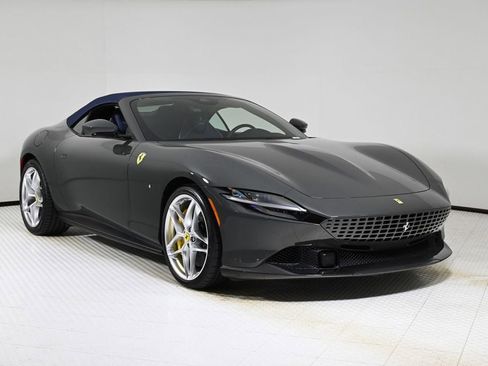 Certified 2025 Ferrari Roma Spider RWD image 11