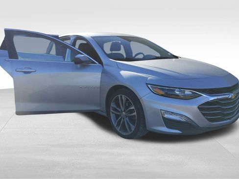Used 2021 Chevrolet Malibu LT image 9