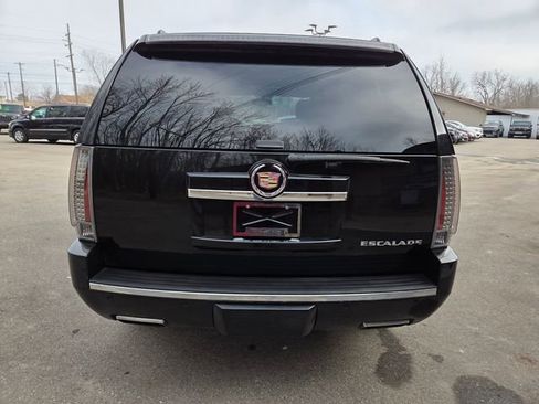 Used 2013 Cadillac Escalade Premium image 5